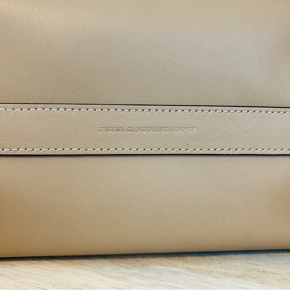 Coach Cashin 22 in Taupe, EUC; missing Coach Originals hangtag - Picture 7 of 15